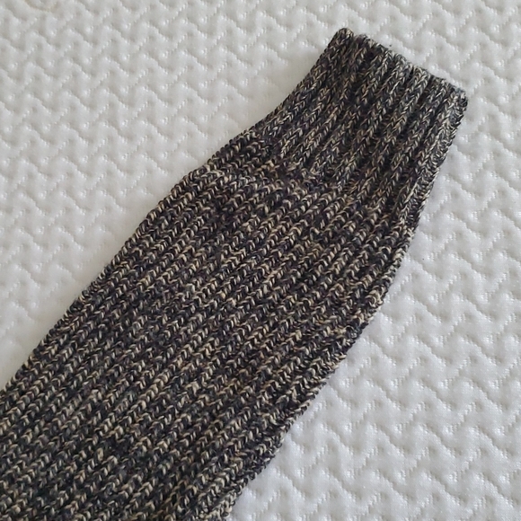 Men's Sweater - Picture 5 of 7